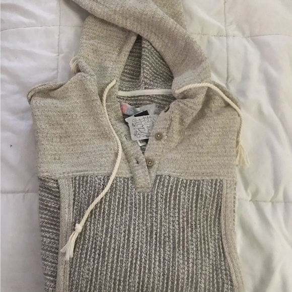 NWT Free People FP Beach Baja Babe Very Oversized Hooded Pullover in Ivory-Rare - Picture 9 of 9